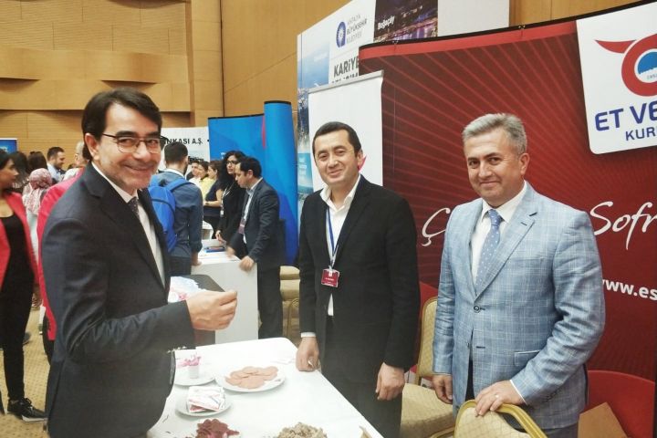 Cumhurbaşkanlığı İnsan Kaynakları Ofisi Başkanı Doç. Dr. Salim Atay Standımızı Ziyaret Etti