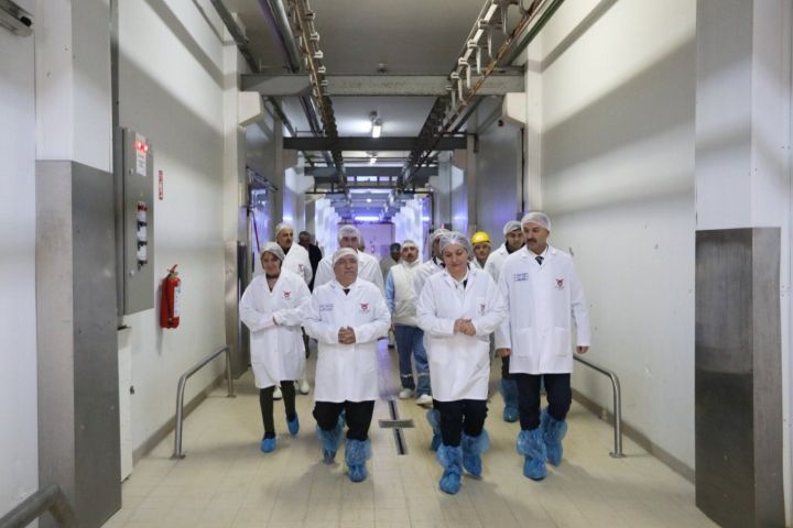 Sakarya Valisi Ahmet Hamdi Nayir Et ve Süt Kurumunu Ziyaret Etti