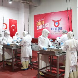 Kurban'da Kızılay Modeli Et ve Süt Kurumu ile Gerçekleşiyor