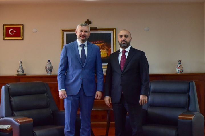 Belarus Cumhuriyeti Türkiye Büyükelçisi Anatoly Glaz, Kurumumuzu Ziyaret Etti